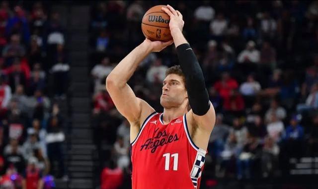 快船客场力克雄鹿 小特伦特36分难挽败局