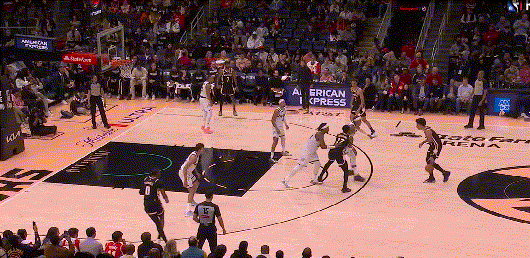 老鹰10连胜背后的团队化学反应与战术革新