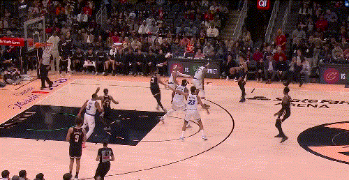 老鹰10连胜背后的团队化学反应与战术革新